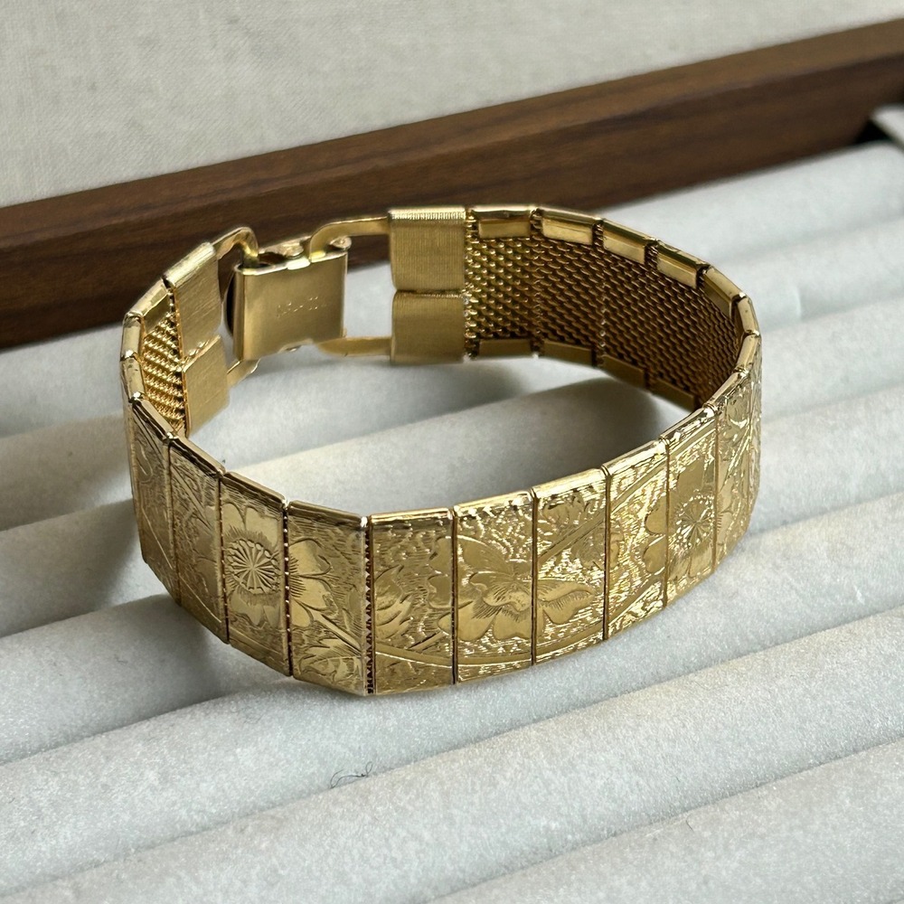 Sarah Coventry Vintage Gold Tone Etched Floral Butterfly Gate Link Bracelet 7"